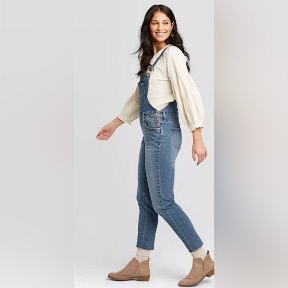 🍑 Universal Thread High-Rise Raw Hem Taper Denim Cropped Overalls Size 2 / 26 - Picture 3 of 15